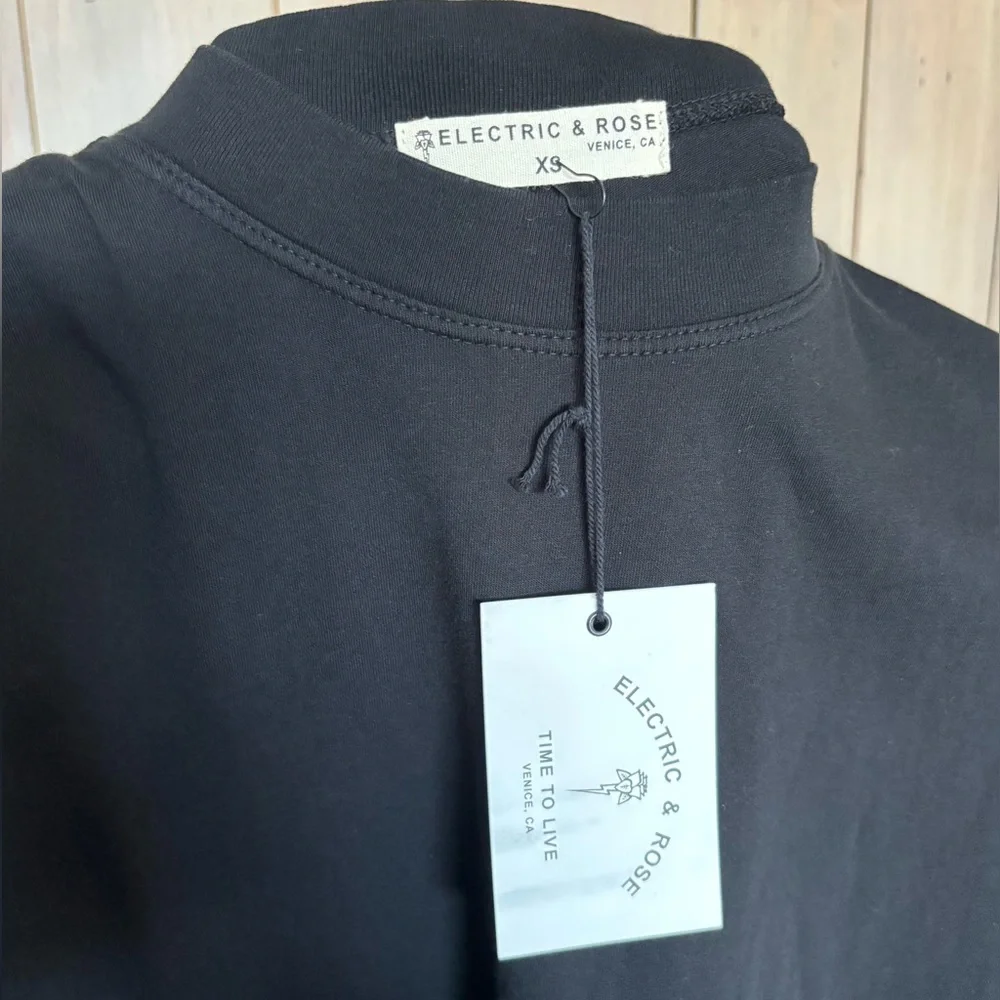 Electric & Rose Classic Black Tee - Picture 4 of 5